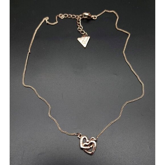 Adorable GUESS Rose Gold Tone Double Heart Pendant Necklace Dainty 16" Long - Picture 6 of 7